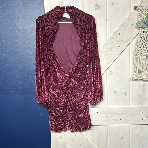 VICI Velvet Ruched Purple Long Sleeve Open Back Mini Dress Medium - Picture 7 of 7